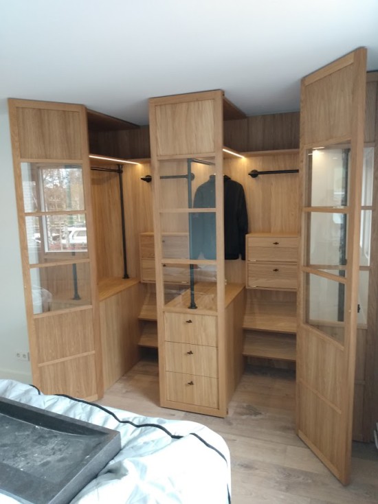 Inloopkledingkast met glas - Naarden Inloopkledingkast met glas - Naarden